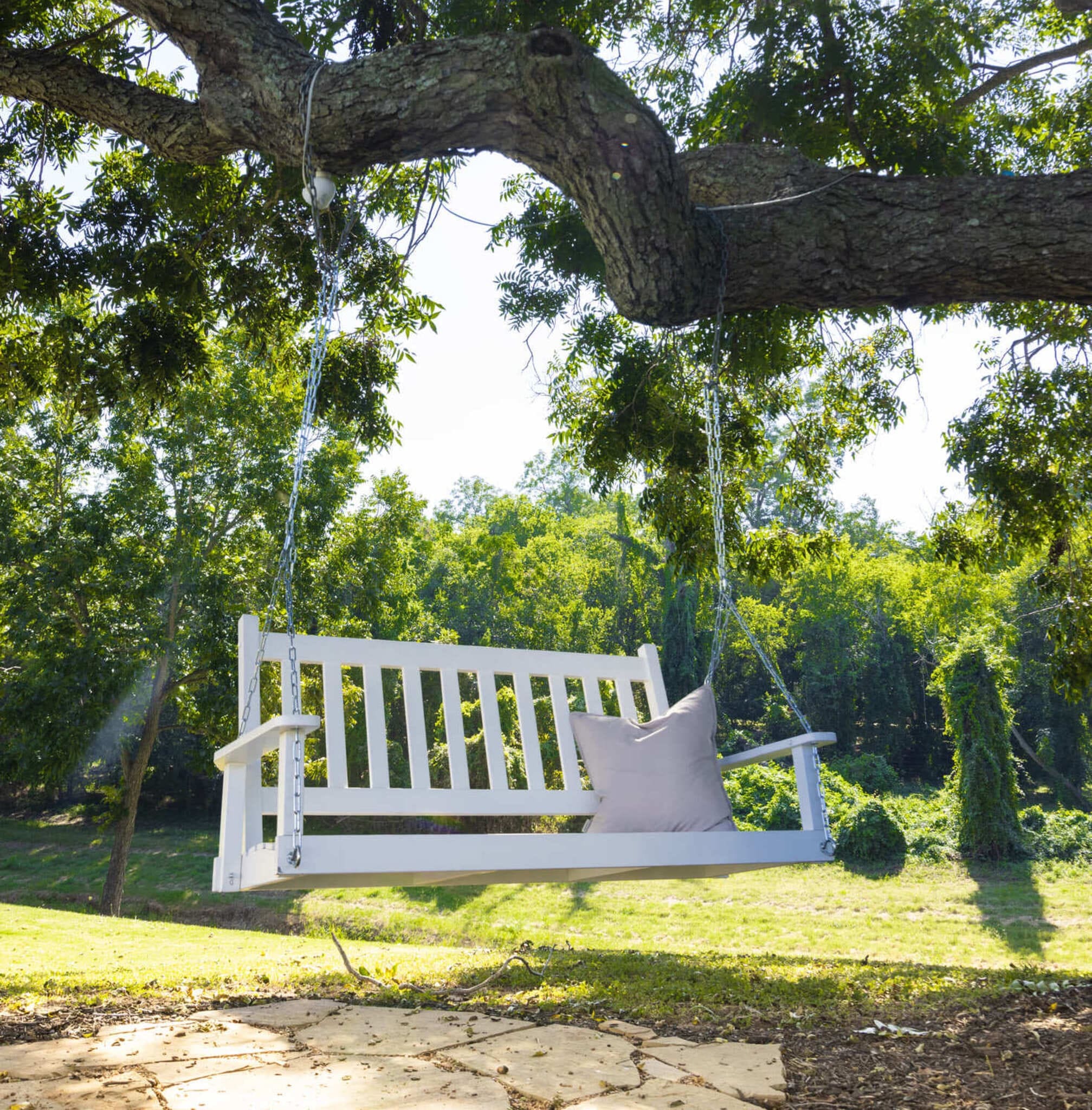 heartland-white-porch-swing-770.jpg